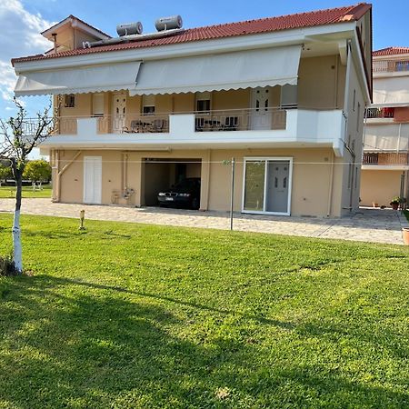 Flo'S Apartments Missolonghi Екстер'єр фото
