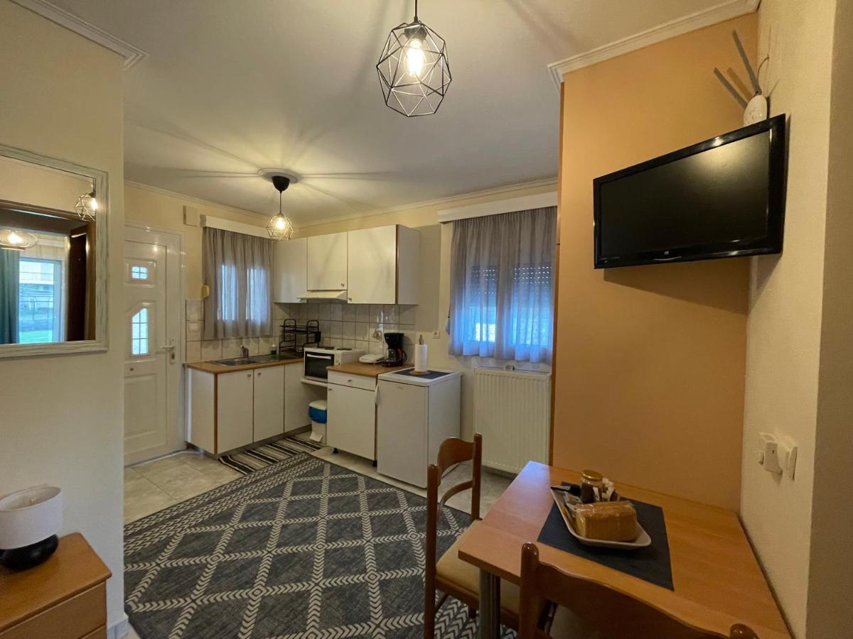 Flo'S Apartments Missolonghi Екстер'єр фото