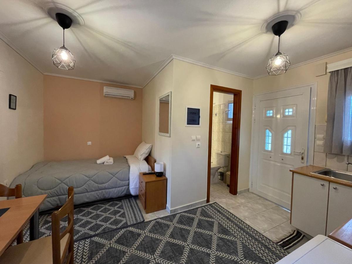 Flo'S Apartments Missolonghi Екстер'єр фото
