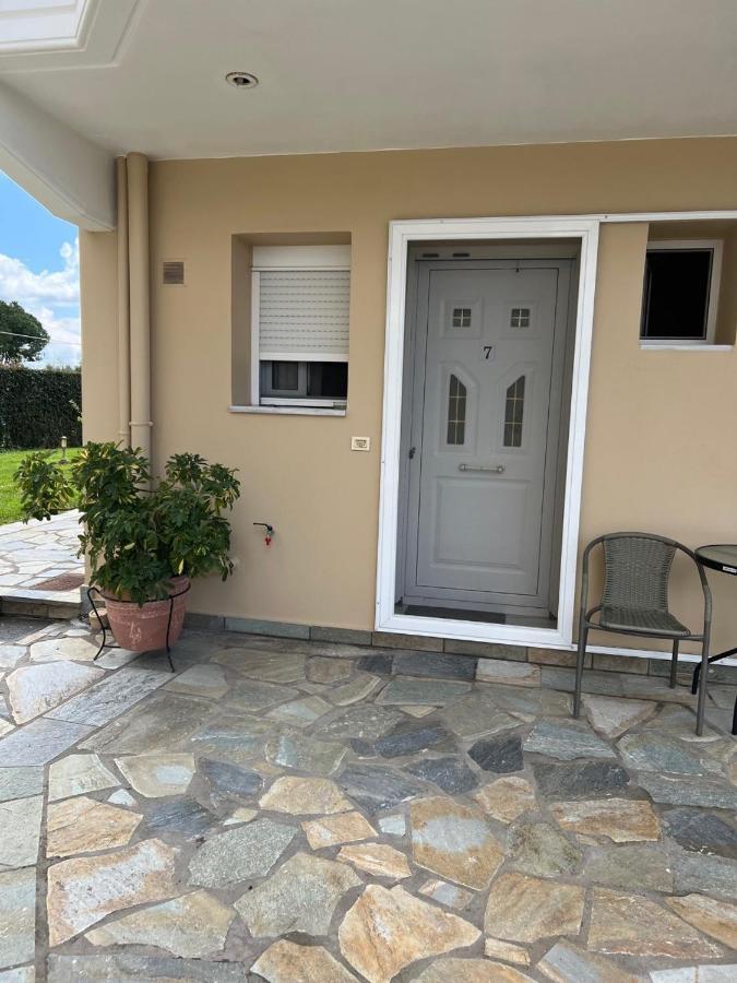 Flo'S Apartments Missolonghi Екстер'єр фото